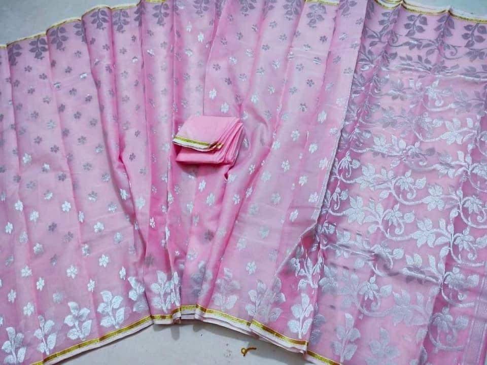 Half Silk Jamdani Saree For Women - Light Pink Color - Perefct For All Seasons and Occasions. 