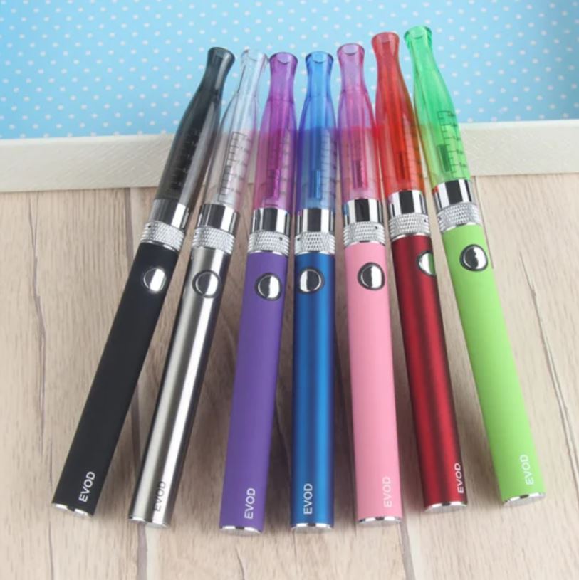 CE100 Vape Pen Type high  Quality performing Vape E cigarette  with juice free 1 liquid Red Color. 