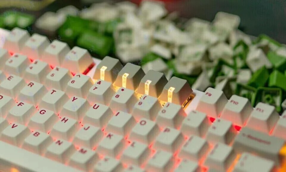 1Pc Enjoypbt Caps Keycaps Step Capslock Cherry Profile PBT Backlit R4 Key cap For Mechanical Keyboard. 