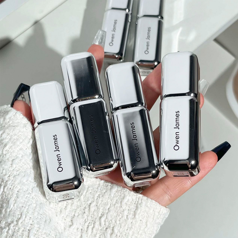 Owen James Luminous Lip Stain Matte Matte Velvet is not easy to fade and white, high-value lipstick lipstick. 