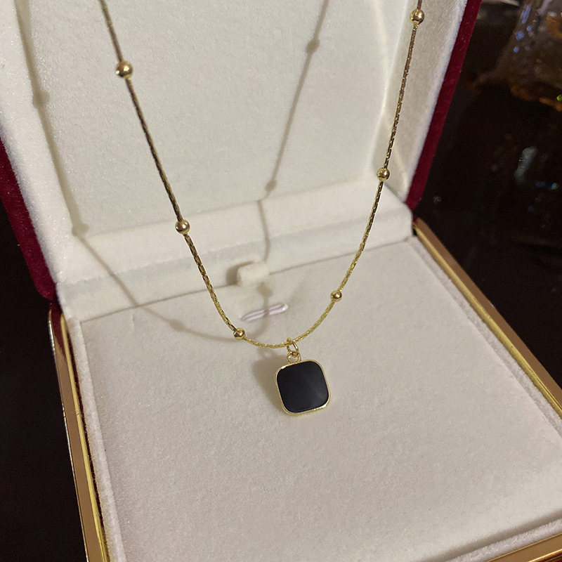 Black square simple geometric pendant niche design ins style necklace female internet celebrity temperament versatile clavicle chain