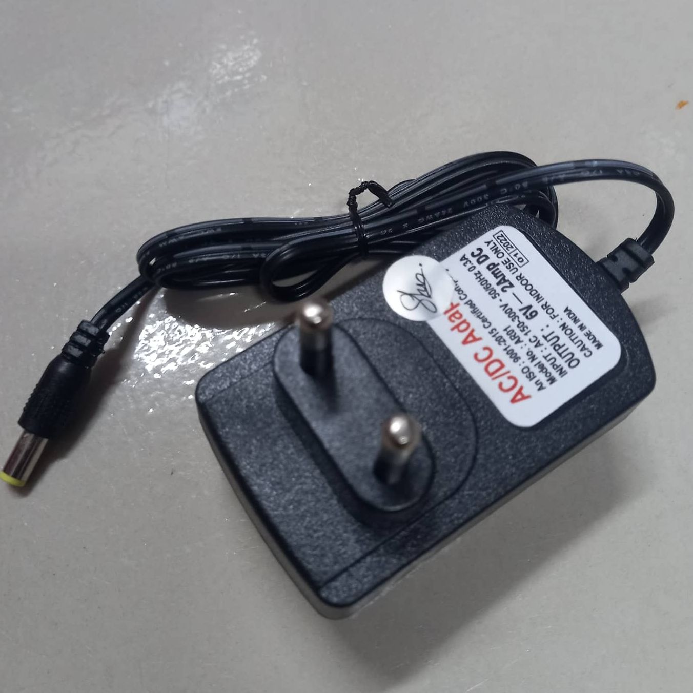 6V 2A WHITE/BLACK AC 220V To DC 6V 2A Power Supply Adapters Chargers 6V 2Aamp Chargers Adaptors For Camera LED Strip Lights. 
