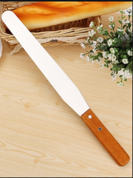 Plain Cake Planner & Butter Knife With Wooden Handle. 