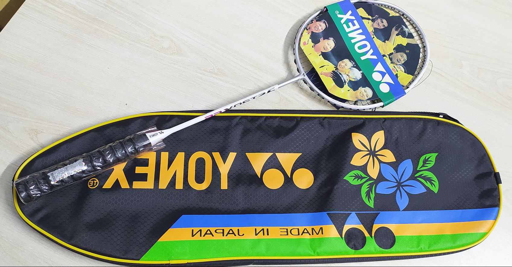 Yonex Astrox-66 Badminton Racket Bat For Man. 