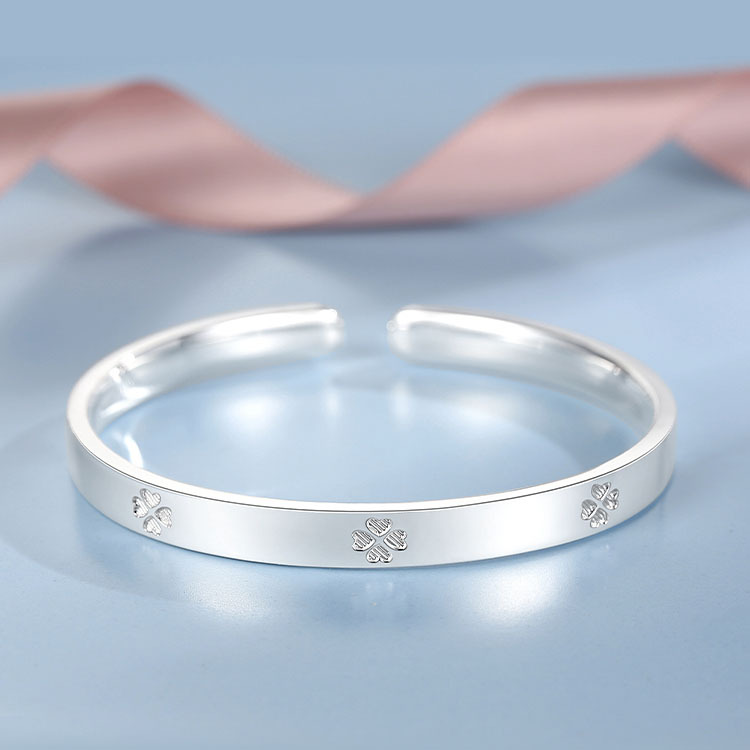 Lucky four-leaf clover bracelet female open flower bracelet simple niche design high-end birthday gift for girlfriend