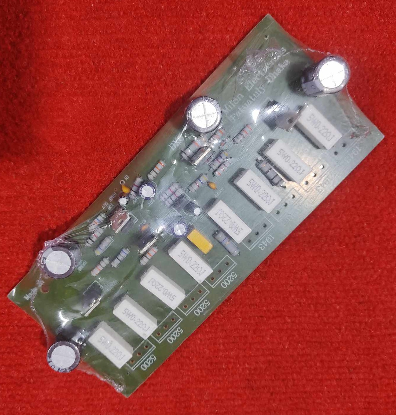 8 Transistor Amplifier Circuit Board For 5200 & 1943 IC Mono 8 Transistor Amplifiers Board IC (Not Included) 8 Transistor Circuit 8 Transistor Board 8 Transistor Amplifier Circuit For 5200 1943 IC. 