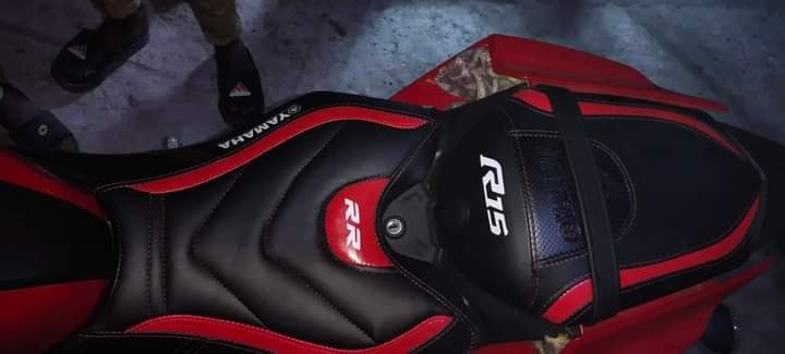 Yamaha r15v4 red CLOUR modified seat cover. 