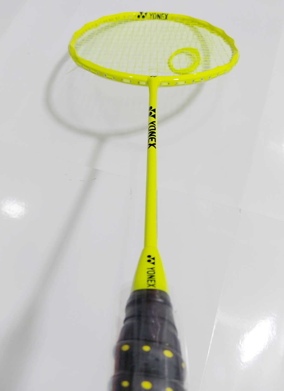 Yonex Badminton Racket 32 Lbs Mashing Gadding Fully Complete - Model Kamranga - Ensures Optimal Performance And Durability. 