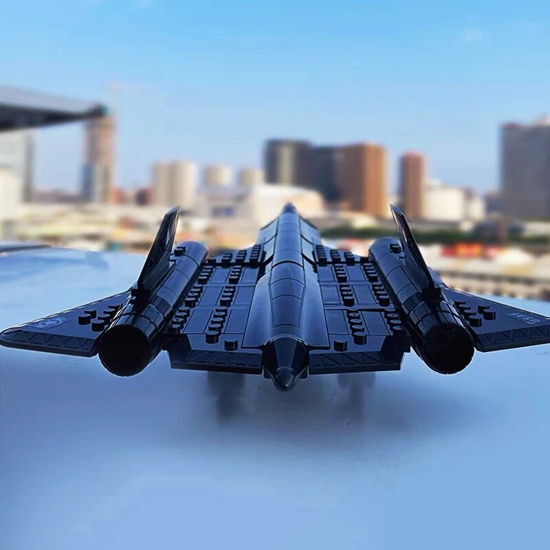 US Air Force SR-71 Blackbird Reconnaissance Airplane Building Block Model Military Fighter Assembling Bricks Toys For Boy Gifts. 