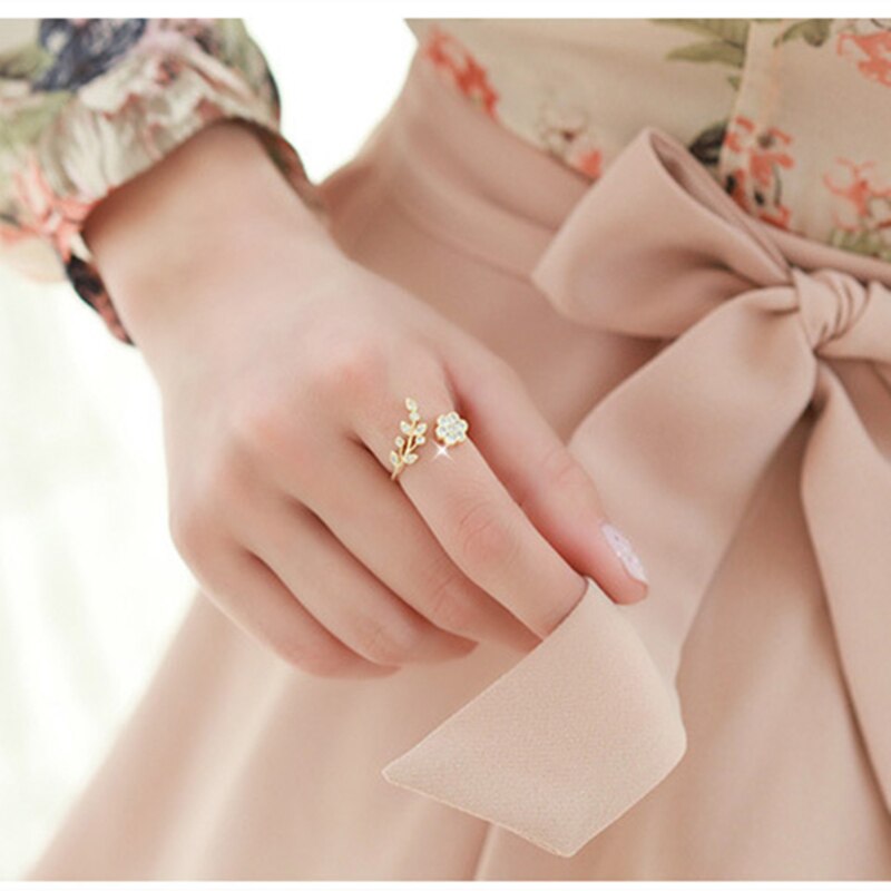 【VisioN Shop】Korean Leaves Flower Rhinestone Open Ring Rose Gold Color Finger Ring For Women Adjustable Wholesale. 
