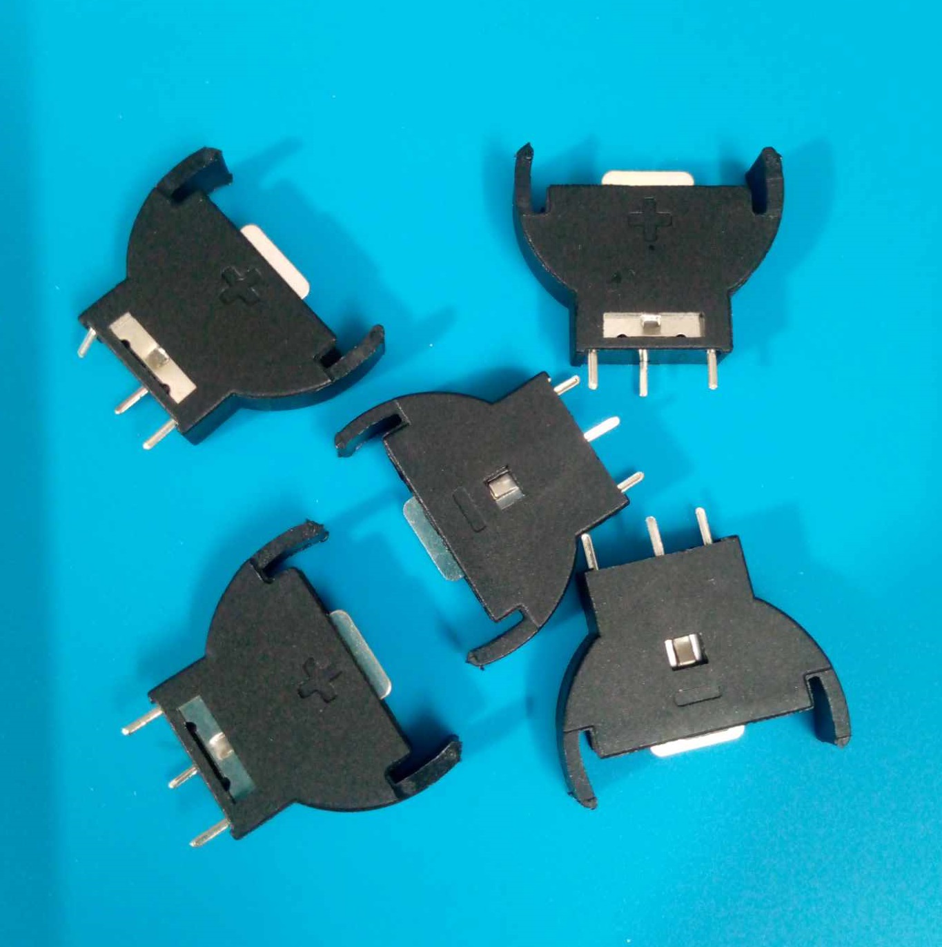 5Pcs - CMOS CR2032 Holder Vertical Battery Holder PCB Mount CR2032 Battery Holder Coin Cell Button Socket Holder Case CR2032 Vertical Coin Cell Button Battery Holder Case 3 Pin CR2032 Solder Mounting Lead. 