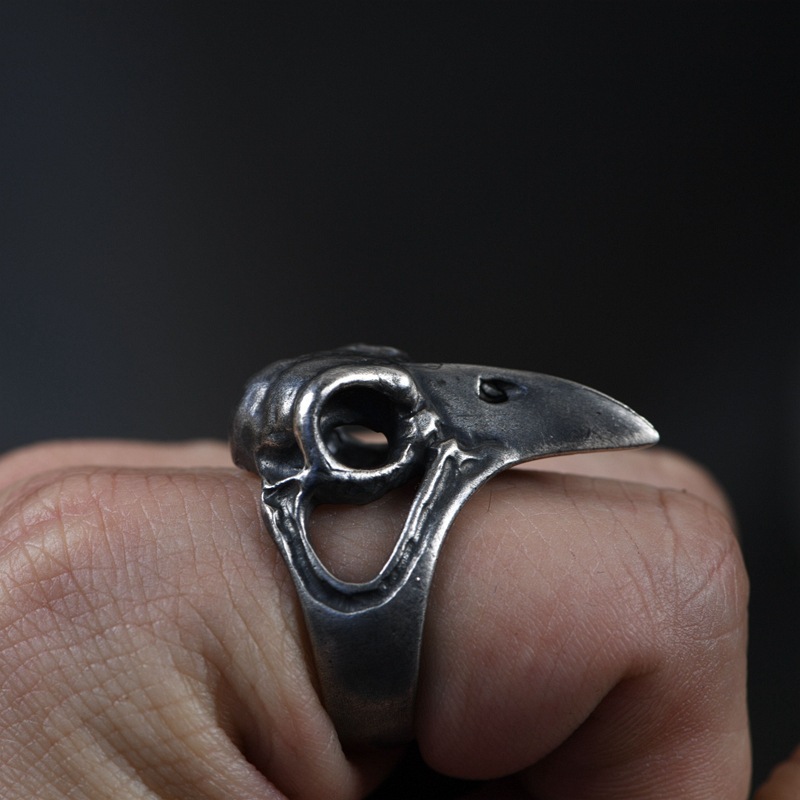 Retro skull and eagle head handsome ring for men, cold style, high-end niche design, hip-hop dark index finger ring. 