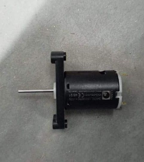 WHIPPER OR MIXER MOTOR 24VOLT DC FOR COFFEE VENDING MACHINE. 