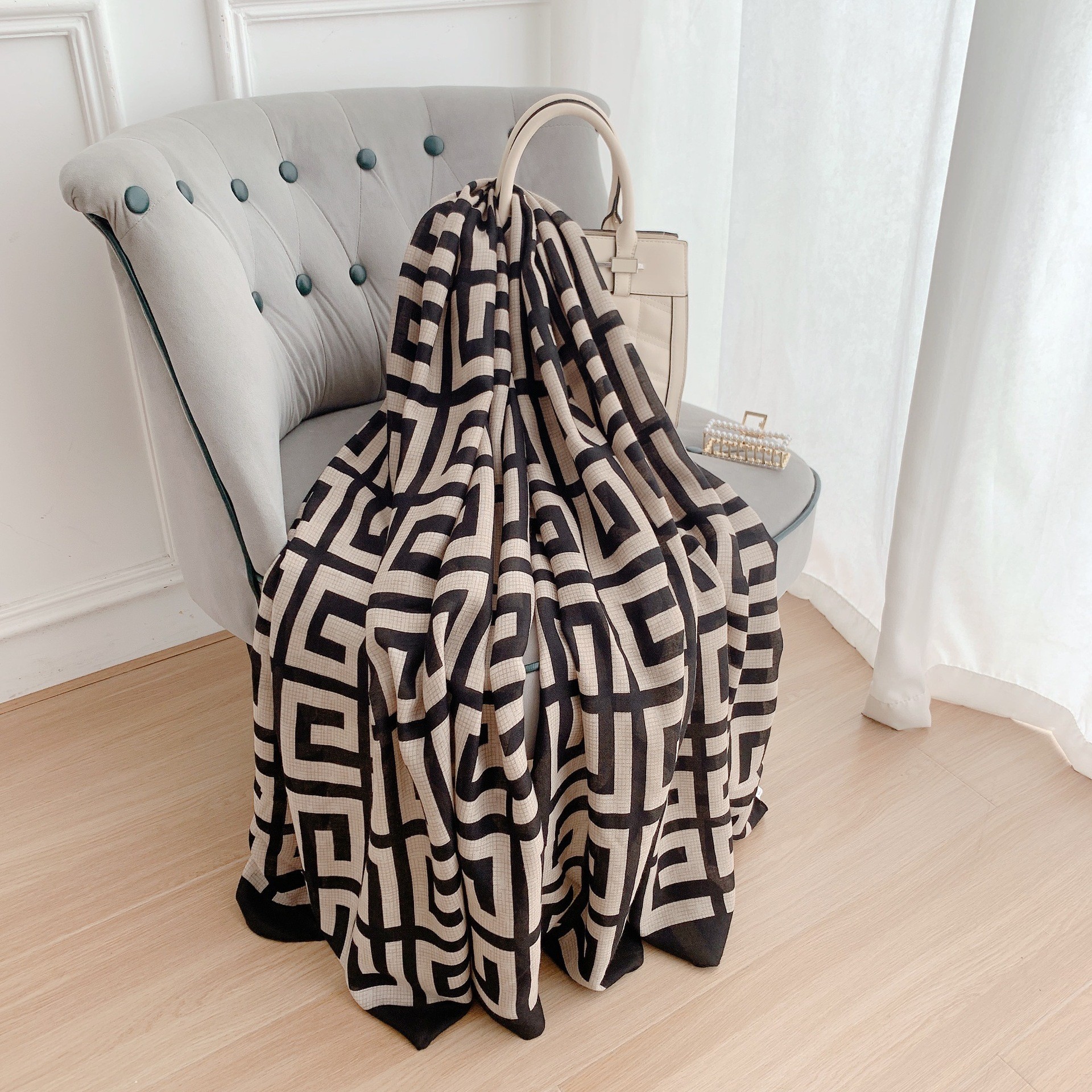 The latest warm silk scarf women's dual-purpose scarf, high-end sense of versatile, trendy cotton and linen, foreign fashion, women's shawl