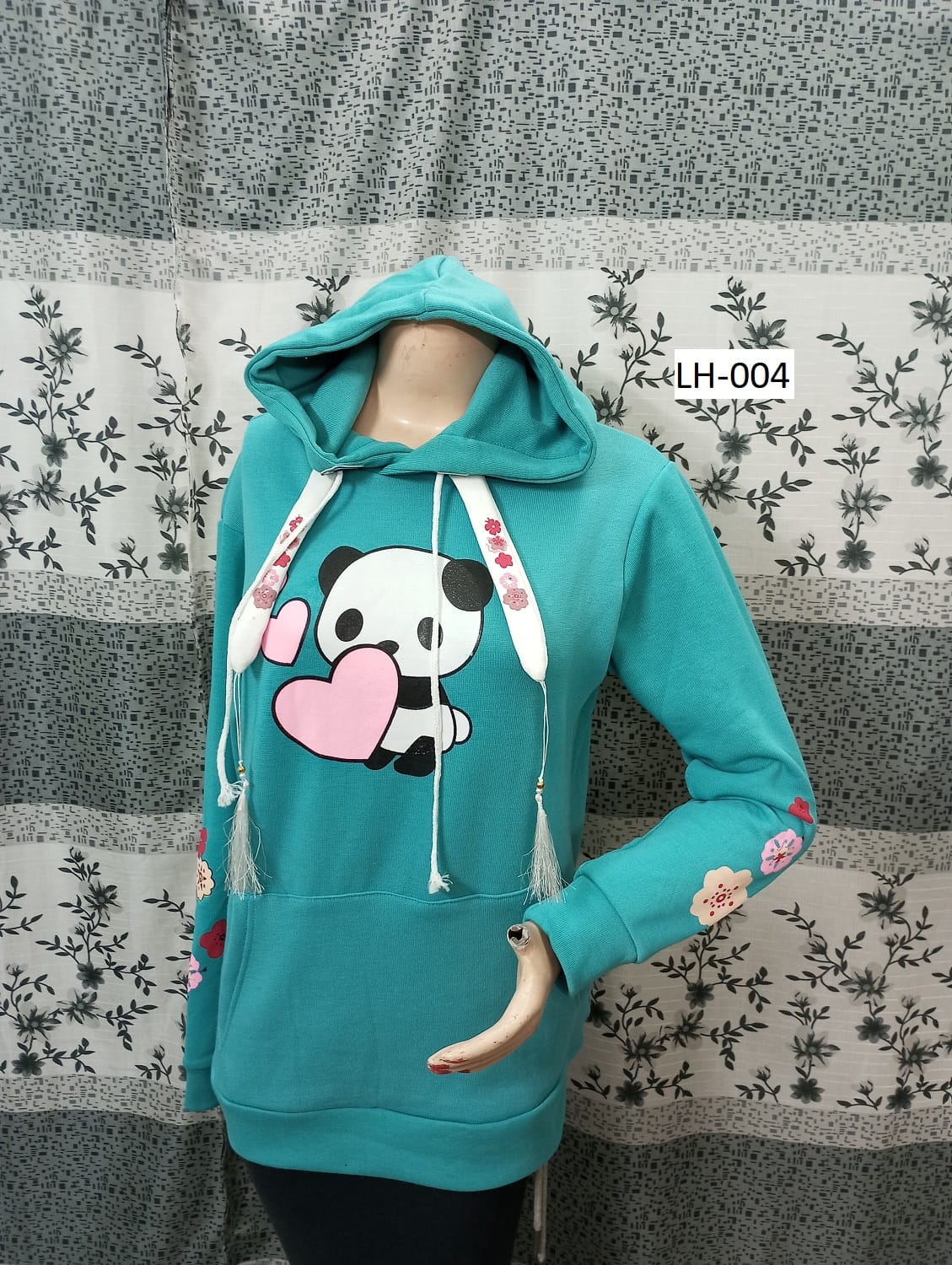 Noemí® | Fashionable, loose-fitting cotton hoodie