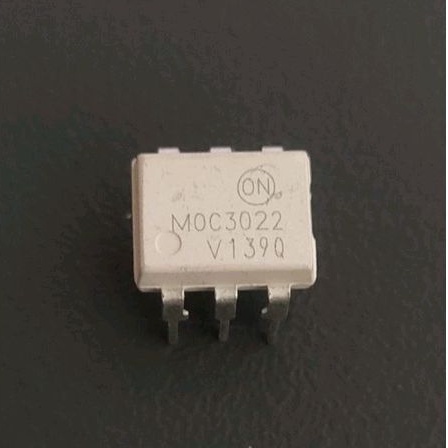 MOC3021 Optocoupler Random Phase TRIAC Driven Optoisolator IC DIP 6 Pin. 