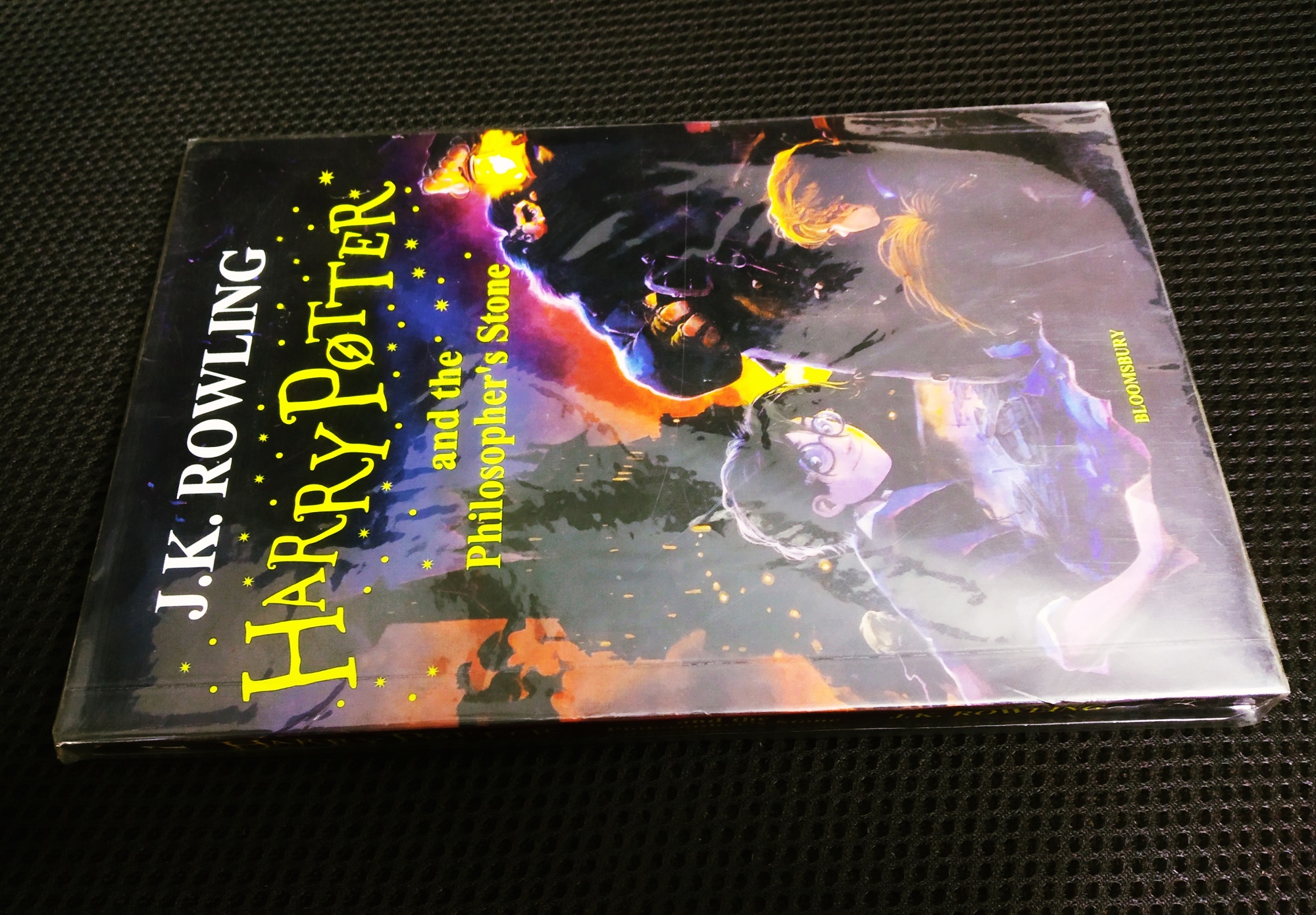 Harry Potter and the Philosopher\'s Stone by  J.K Rowling (1997,Series#1) Paperback Edition. 
