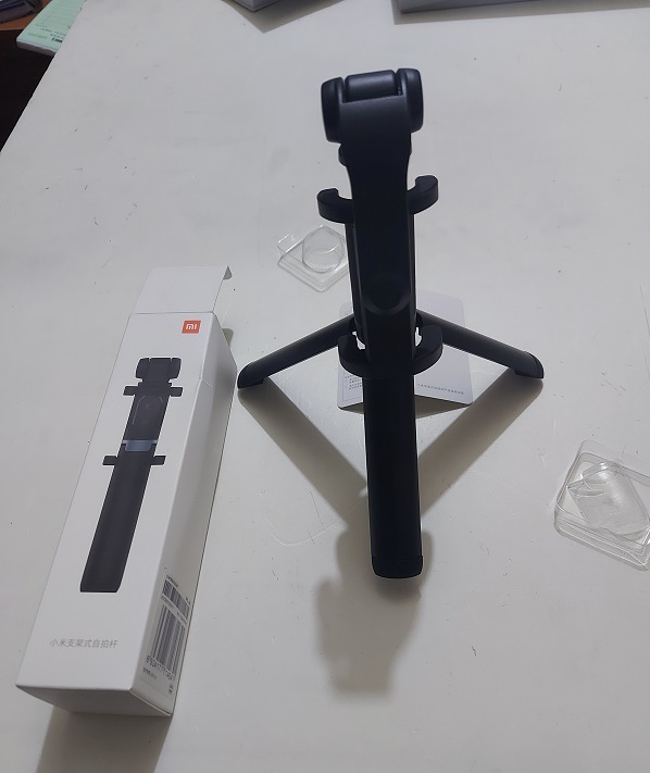 Xiaomi Mi Selfie Stick Extendable Selfie Stick Tripod. 