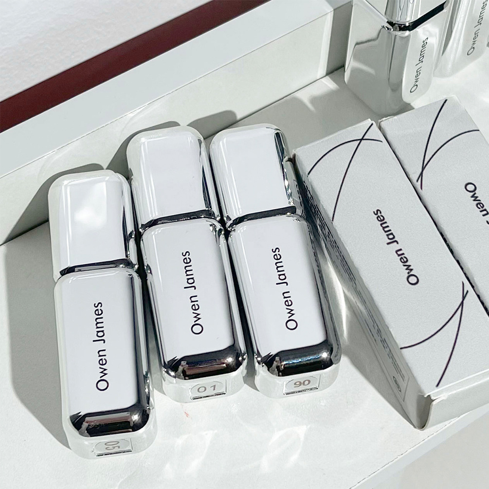 Owen James Luminous Lip Stain Matte Matte Velvet is not easy to fade and white, high-value lipstick lipstick. 
