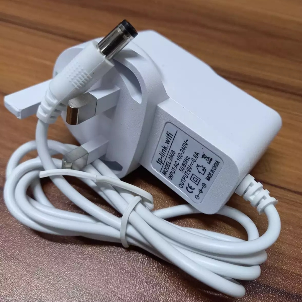 Universal Routers Power Adapter 9V 0.6A. 