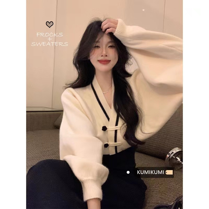 The new Chinese style disc buckle knitted cardigan women's spring milk soft glutinous texture V-neck sweater jacket tide