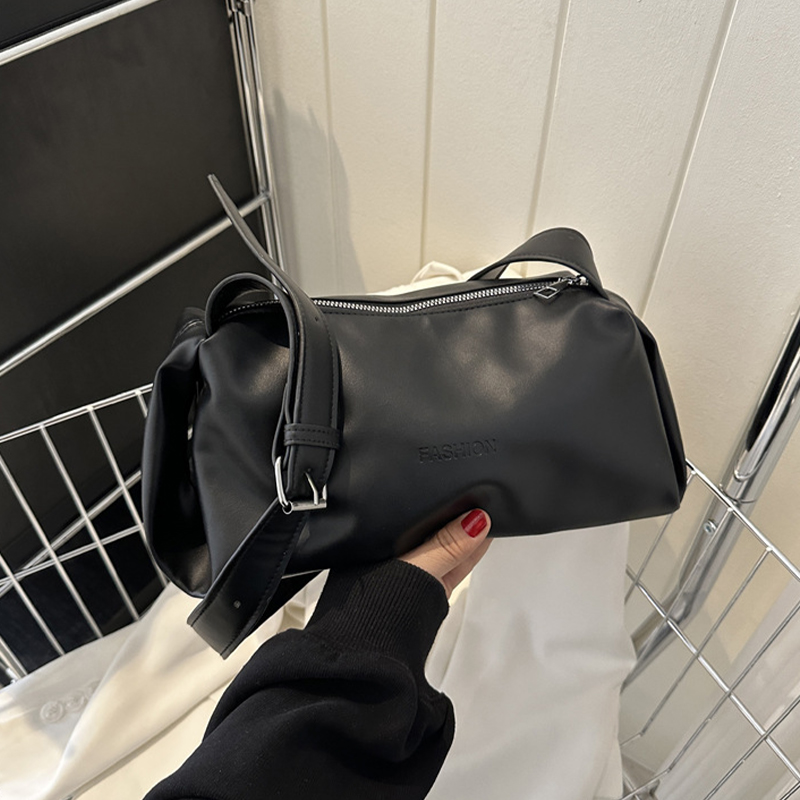 New Single Shoulder Diagonal Straddle Bag Simplified Casual Pillow Bag Mzea. 