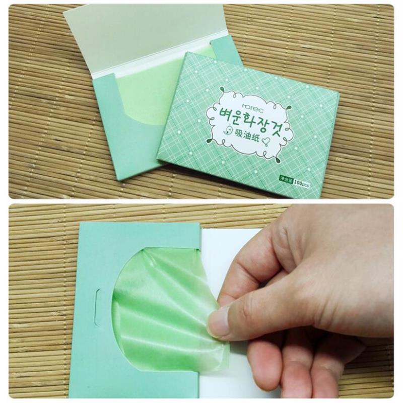Oil Absorbing Tissues, 100Pcs Oil Absorbing Blotting Paper Sheet Refreshing Oil Control Film Facial Tissue Makeup Tool Face Clean Blot Papers for Oily Skin Care Blotting Paper Remove Excess Oil Shine. 