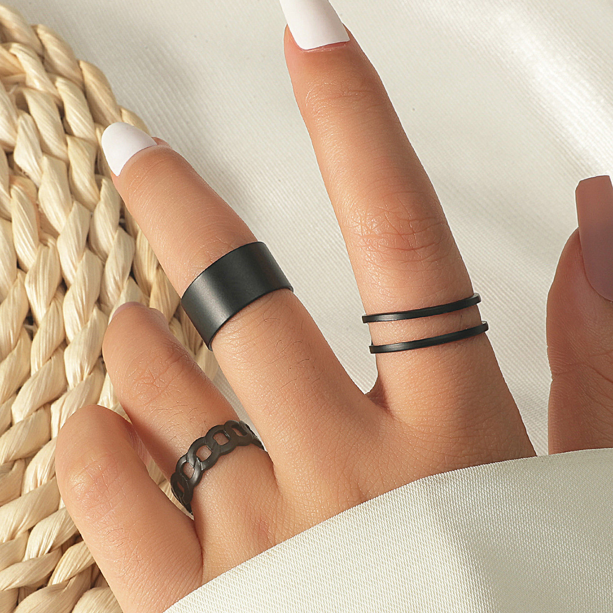 3 Pcs Gold/Silver Color Exclusive Design Finger Rings Set for Men and Women, Mixed Sizes, Metal, Geometric Style. 