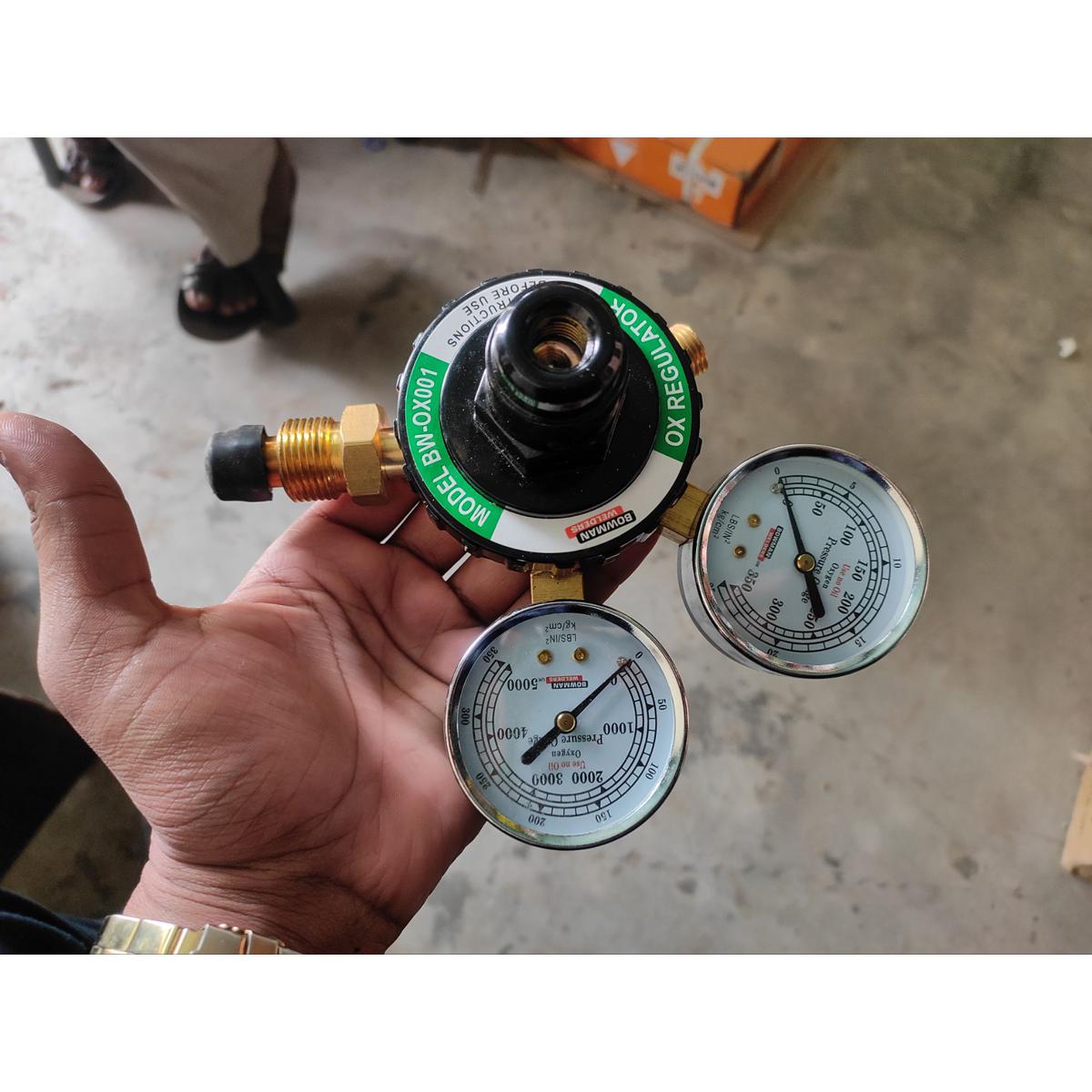 BOWMAN OXYGEN REGULATOR