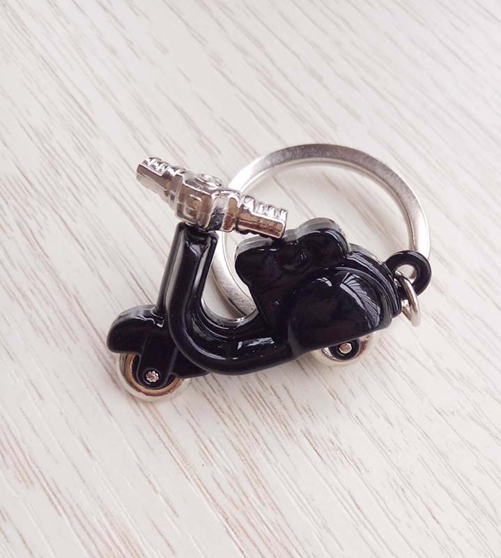 New Design Cool Mini metal Keychain Car Key Chain Key Ring Motorcycle chain Mix color pendant For Man Women Gift wholesale 17217. 