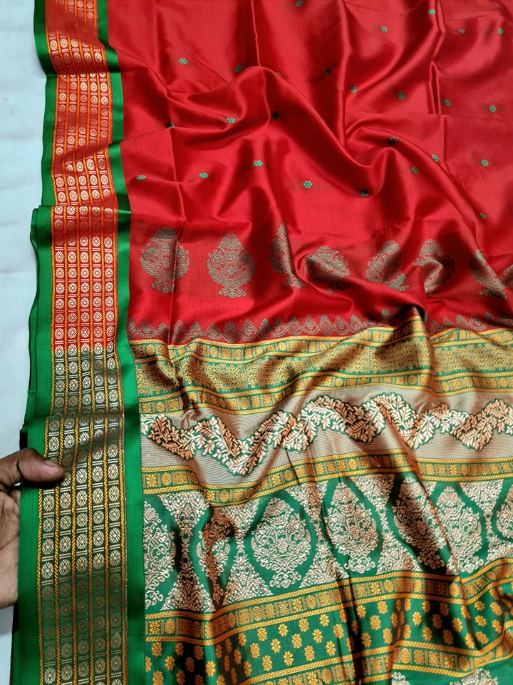 অরিজিনাল ইন্ডিয়ান গাদোঁয়াল সিল্ক শাড়ী ১৪ হাত শাড়ী রানিং ব্লাউজ পিছ আছে সাথে