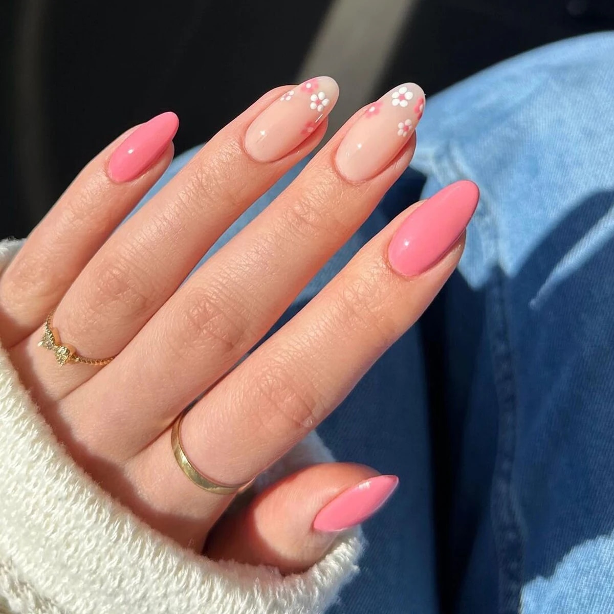 The New24pcs False Nail Wearable Gold Solid Color Almond Shaped Fingernails Finished Removable and Reusable Nail Patch. 