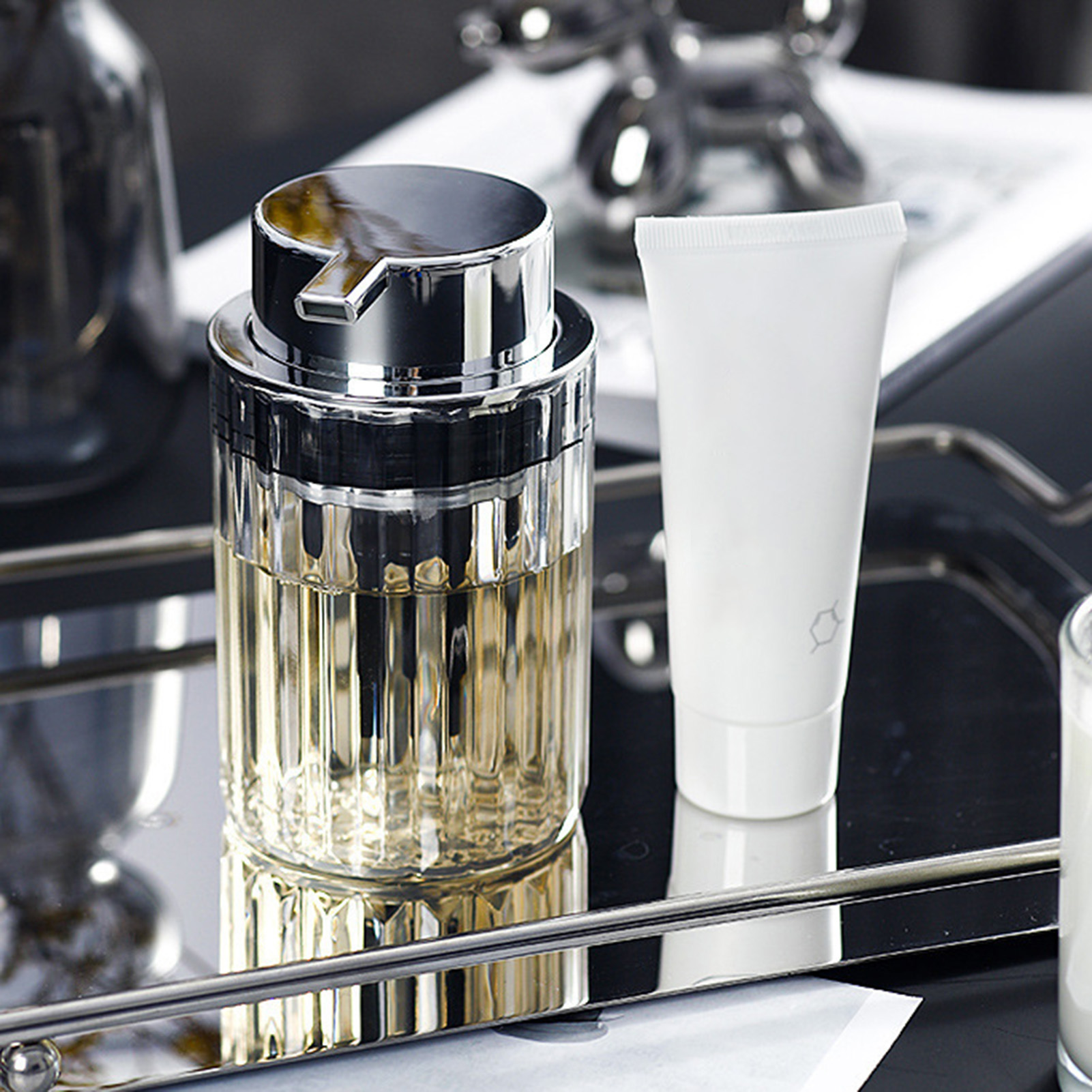 Modern Foaming Soap Dispenser Large Capacity Foaming Soap Dispenser Refillable Pump Bottle for Foam Pump. 