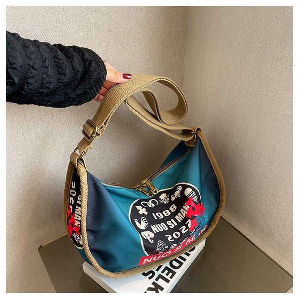 New 2024 Messenger Shoulder Tide Bag. 