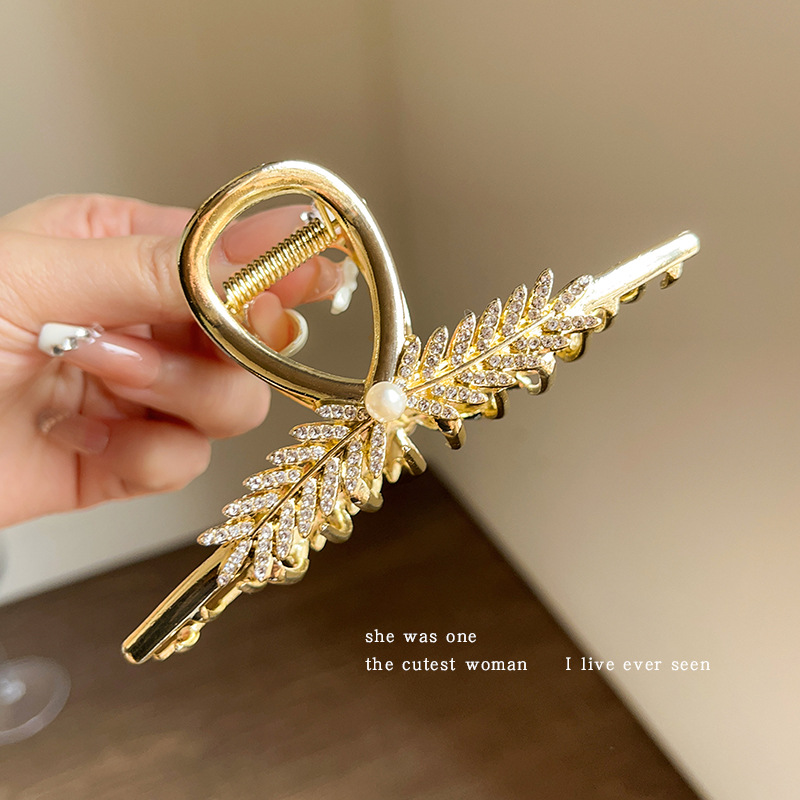 Elegant and luxurious pearl rhinestone shark clip women's large back head wheat ear grab clip high-end clip headwear hair clip