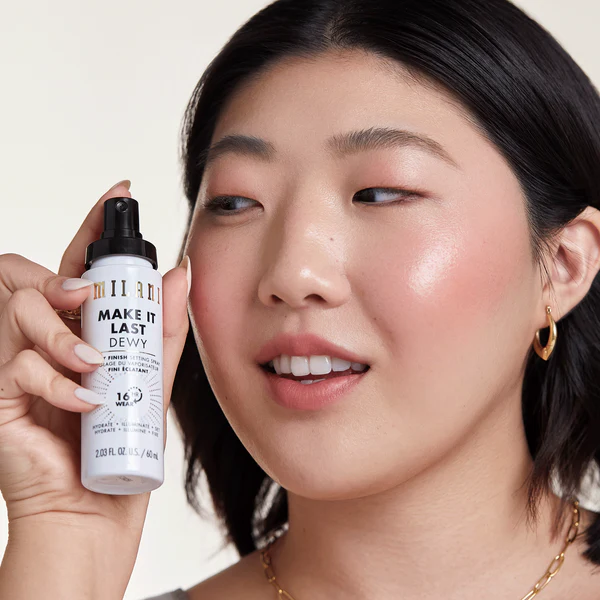 Milani Make It Dewy 3-In-1 Setting Spray (Dewy 04). 