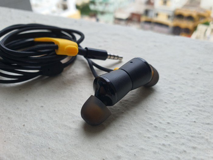 Realme Buds 2 magnet Wired earphone 