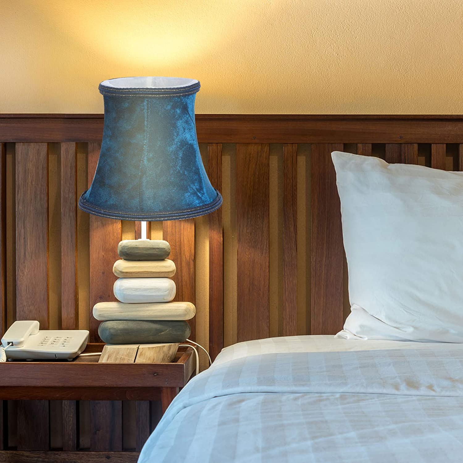 Cloth Shade Clip- on Bulbs Fabric Lampshade Bell Shape Lamp Cover for Table Lamp Chandelier Wall Light, Random Color. 