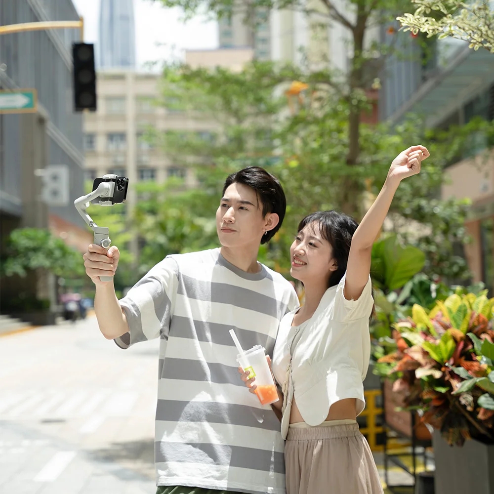 FeiyuTech Vimble 4 VB4 Smartphone Stabilizer Face Tracking 3-Axis Phone Gimbal Built-in Selfie Stick Portable for iPhone. 