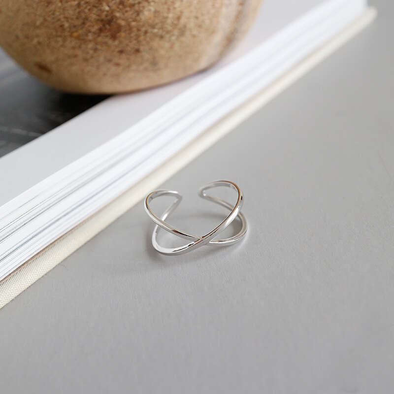 JT069 Korean version jewelry S sterling X cross glossy three-dimensional opening silver ring bracelet. 