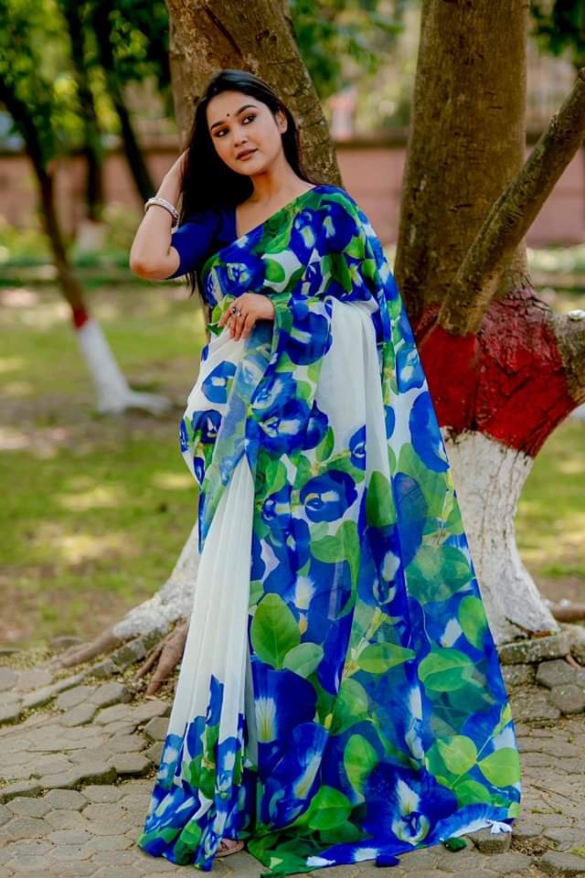 Yalangoch ayollar mushuklari video Tashqarida it uslubidagi ayollar (shaxsiy fotosurat)