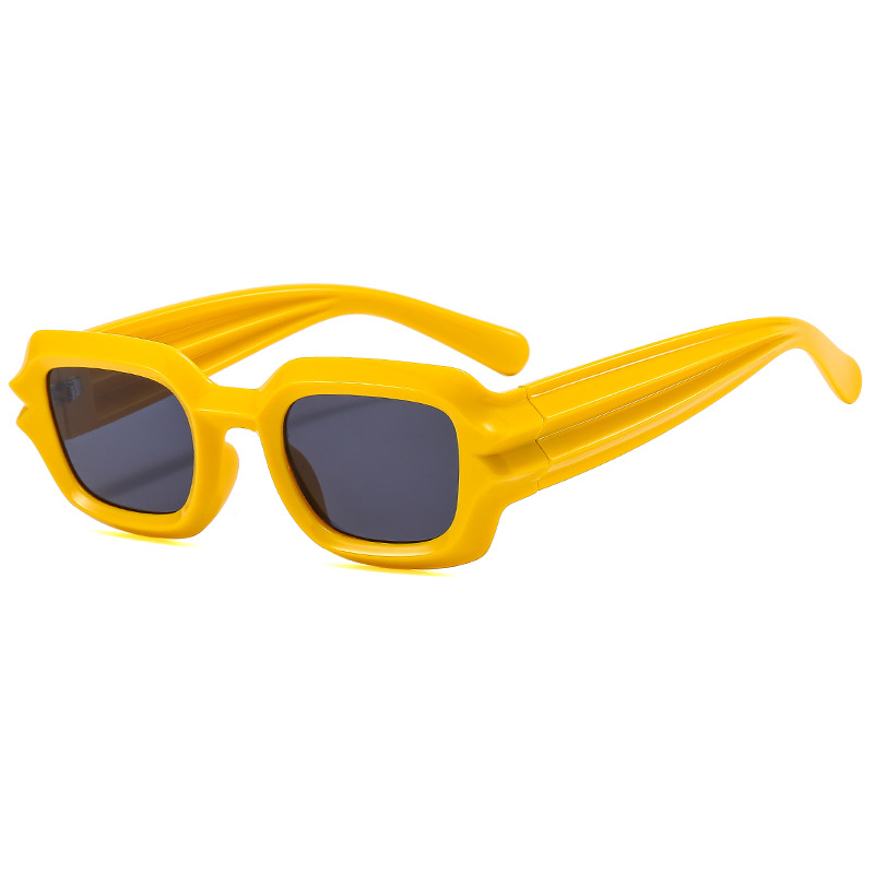 European and Ameran he Square Sunglasses Eccentr ersonality Internet-Famous Sunglasses Cyberpunk Corrugated Leg ip op Sun lasses. 