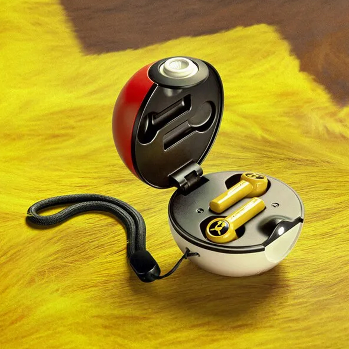 Razer Pikachu Bluetooth Earphone for Razer TWS Wireless Headset Newest Use for Game with Protect Bag. 