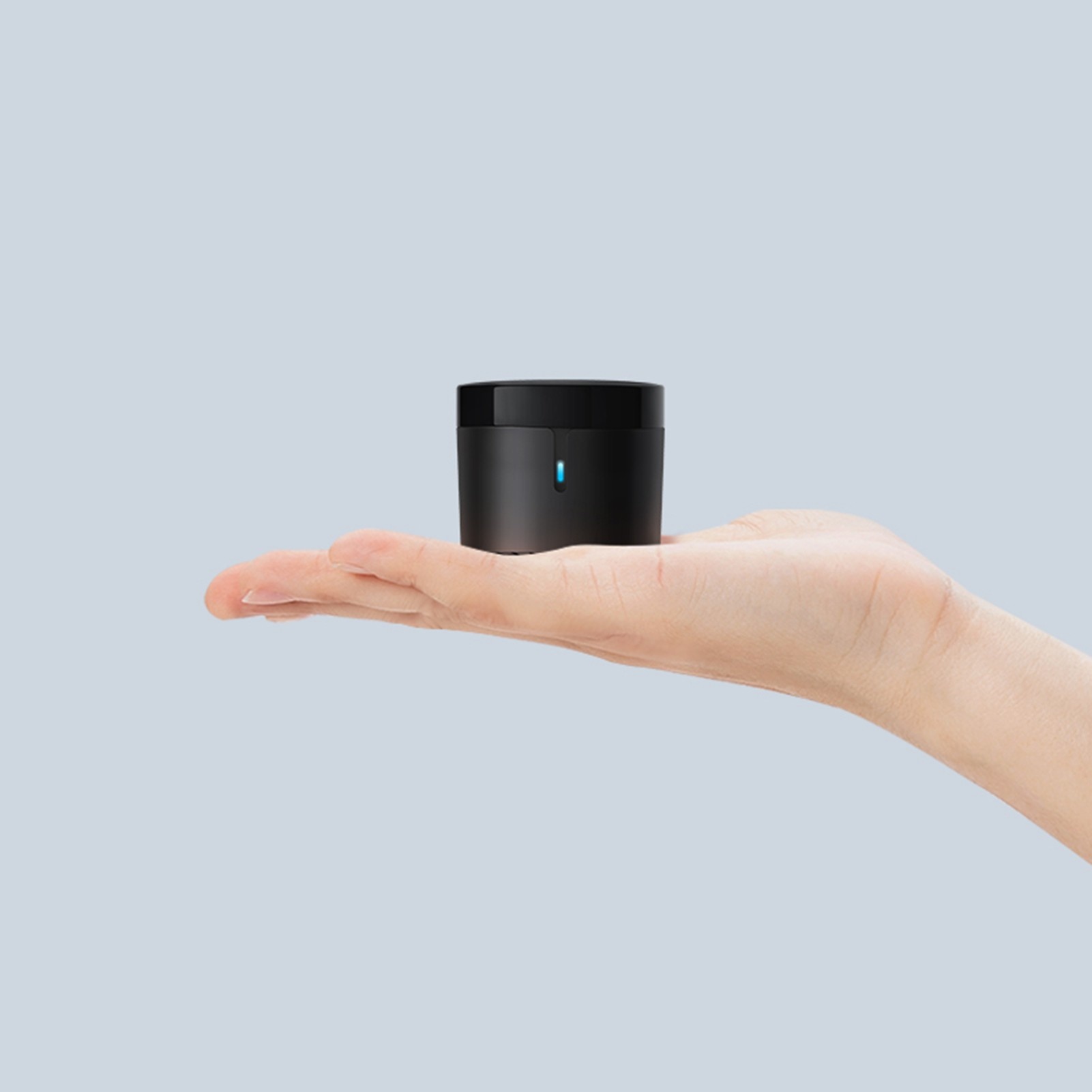 Broadlink RM4 Mini IR Universal Remote Control Smart Home Automation Wi-Fi Infrared Blaster - black. 