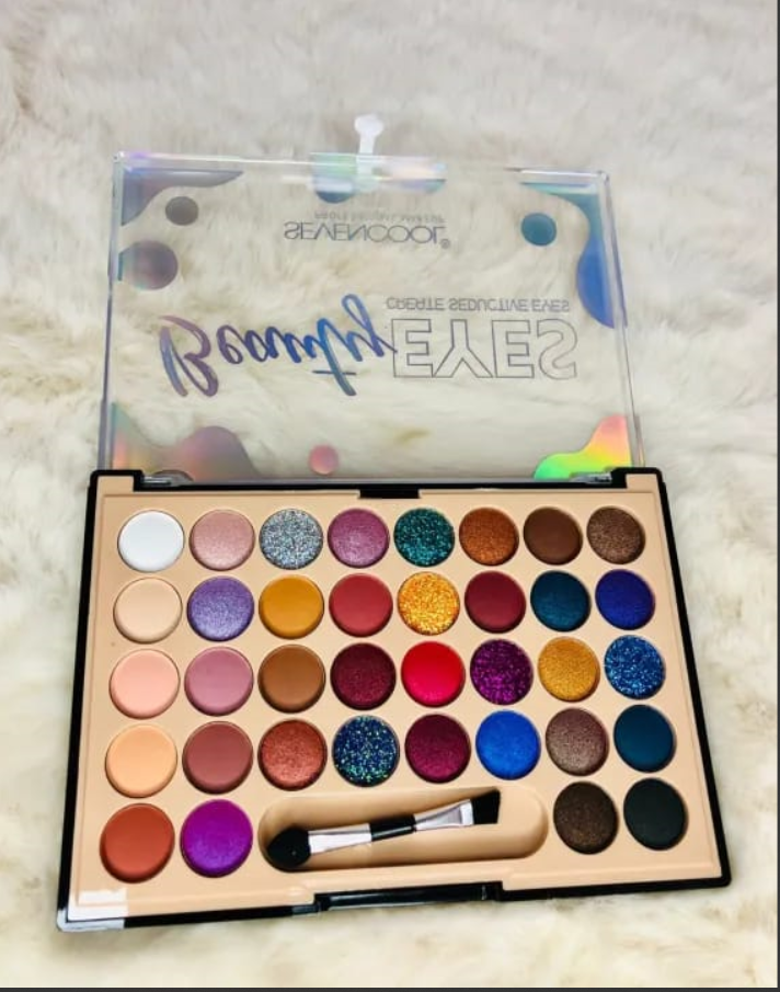 36 Color Eye shadow box with Brush Free. 