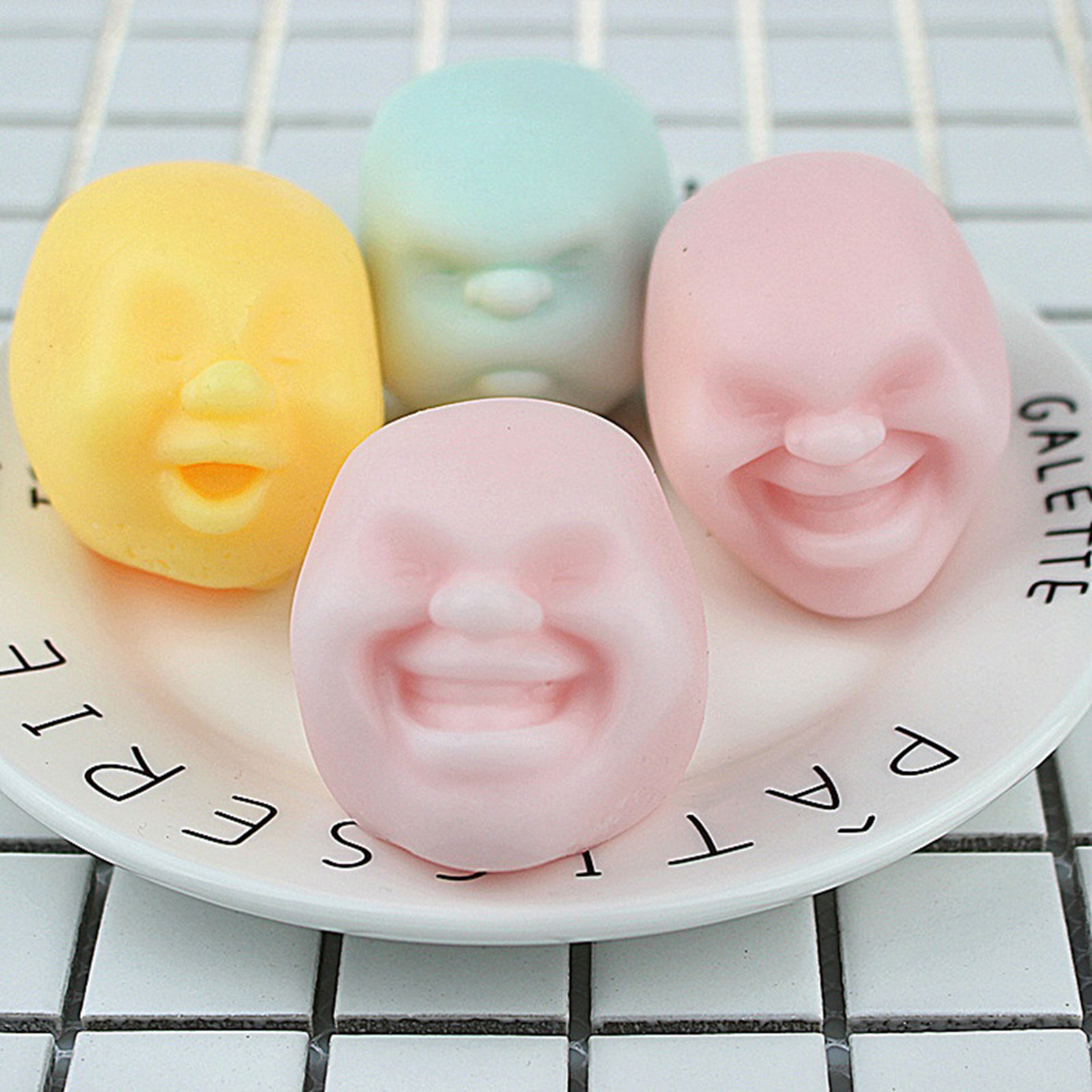 Smiling Human Face Squeeze Vent Ball Adult Stress Relief Decompression Toy for Home. 