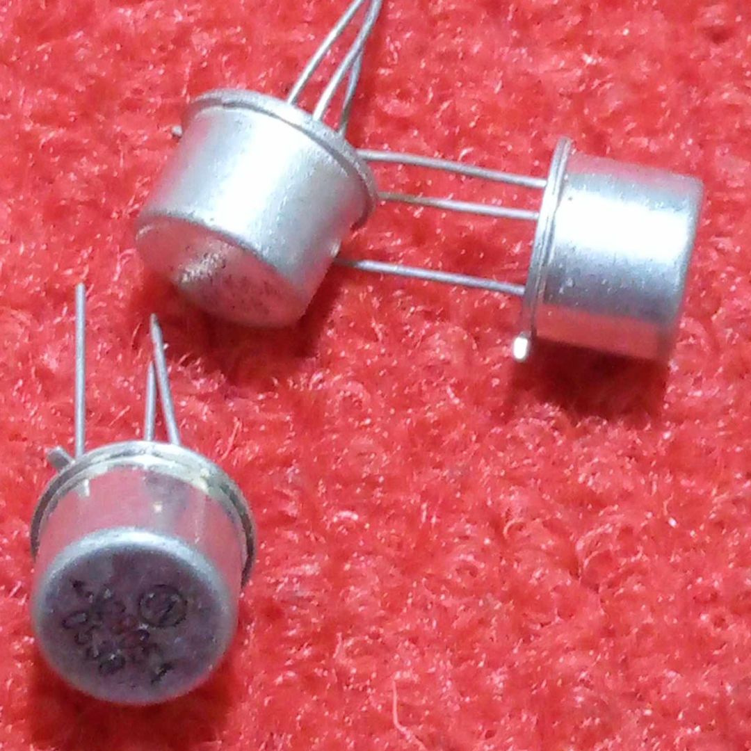 A Class 2N2905 2N-2905 2905 PNP Transistor 40V 800mA 800mW Bipolar Transistor TO-39 Metal Case 3 Pin Leads. 