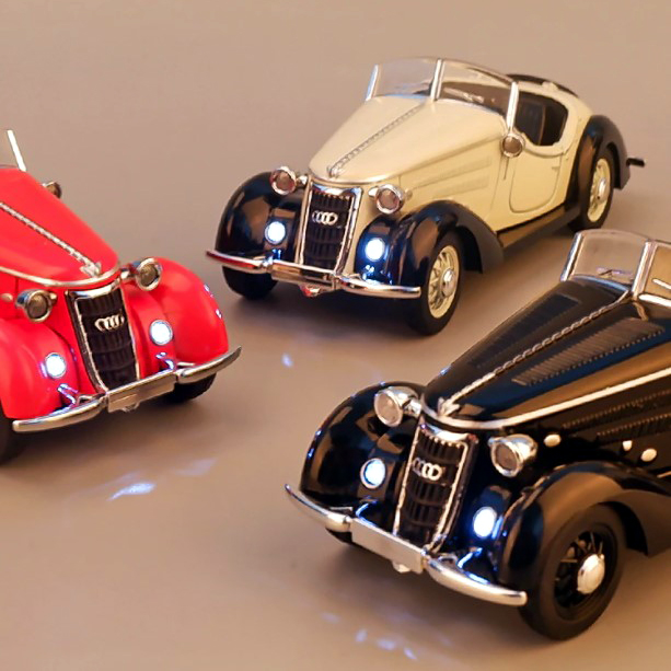 Audi Wanderer W25K Classic Diecast Alloy Car 1:32 Vintage Vehicles