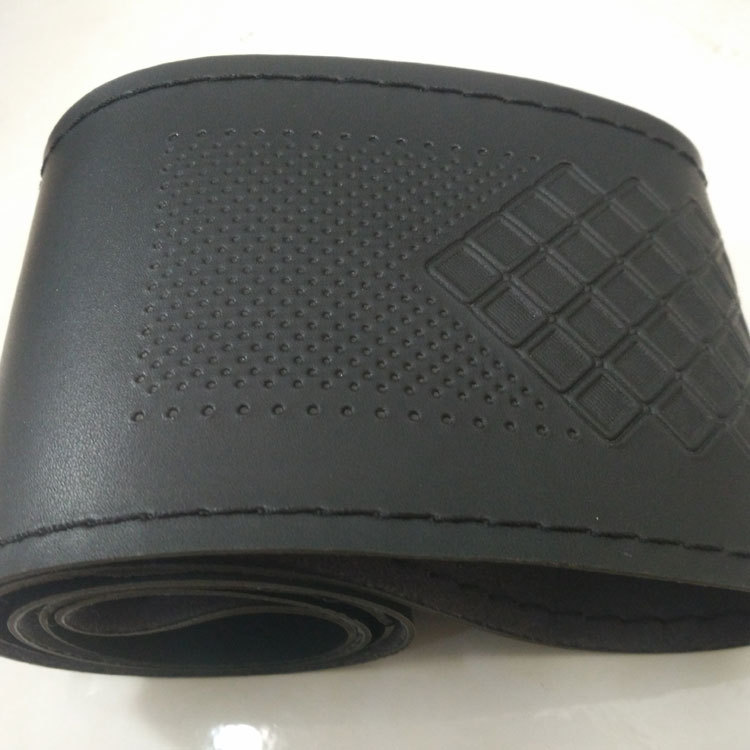 Manufacturers wholesale microfiber hand-sewn steering wheel cover exquisite embossed hand-sewn handle set printed handle one piece dropshipping