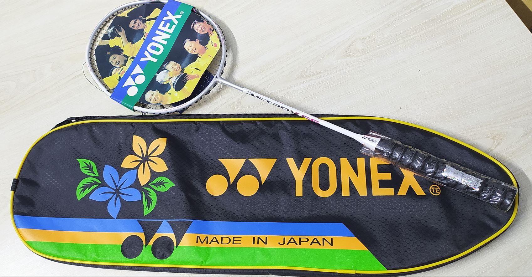 Yonex Astrox-66 Badminton Racket Bat For Man. 